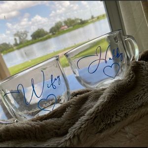 Wifey and hubby clear glass mugs